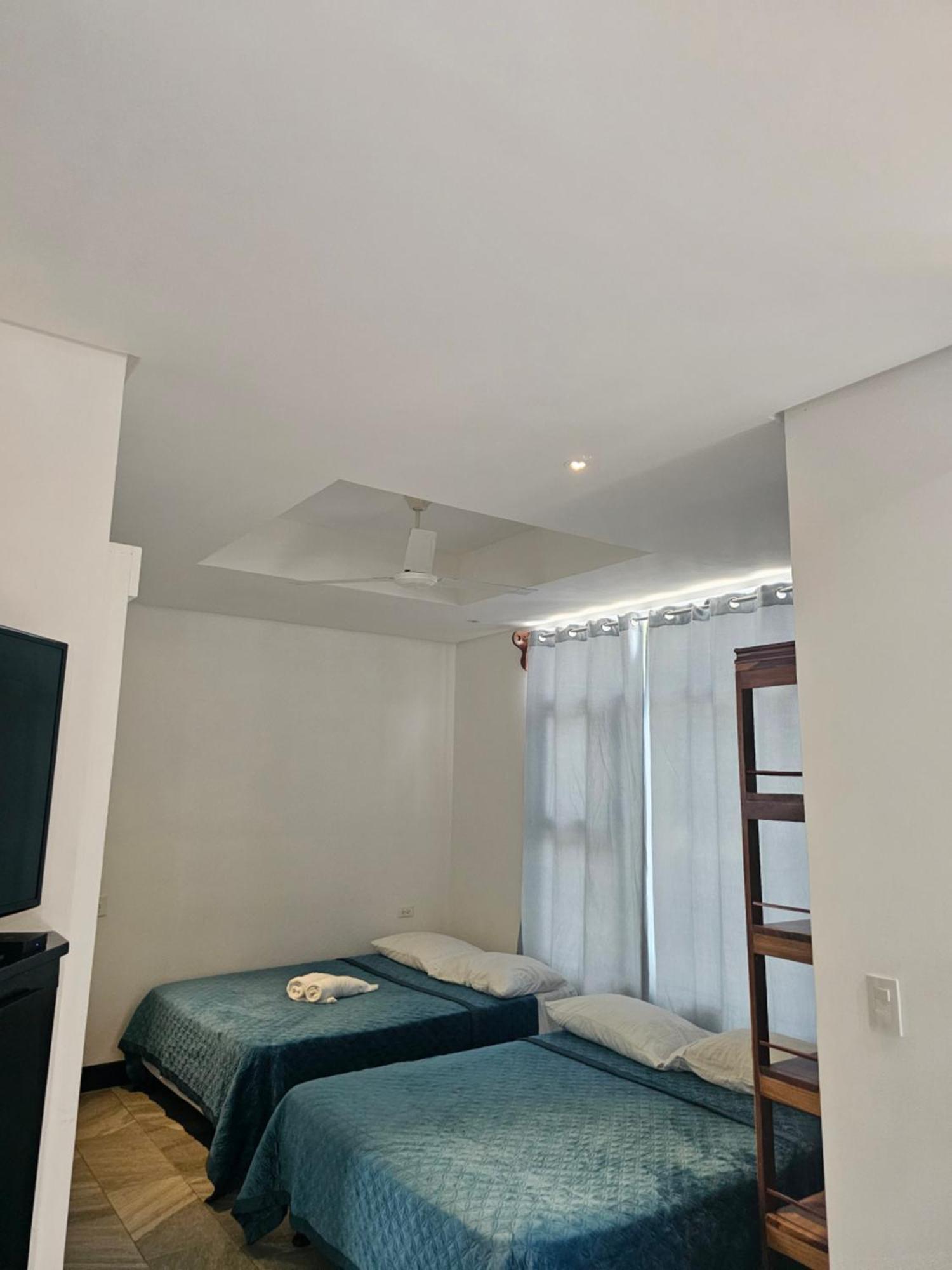 Pura Vida Apartments Quepos Kamer foto