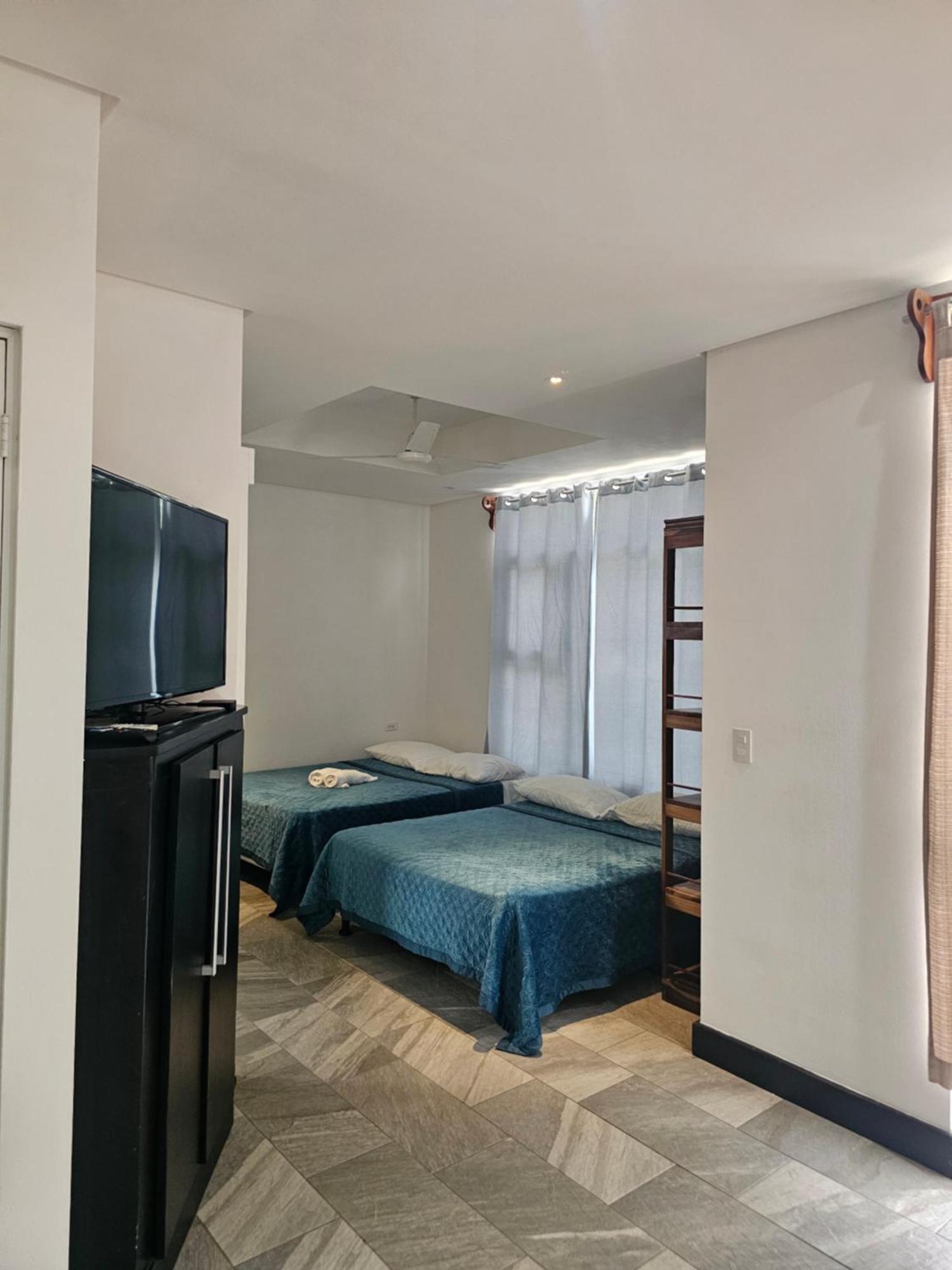 Pura Vida Apartments Quepos Kamer foto