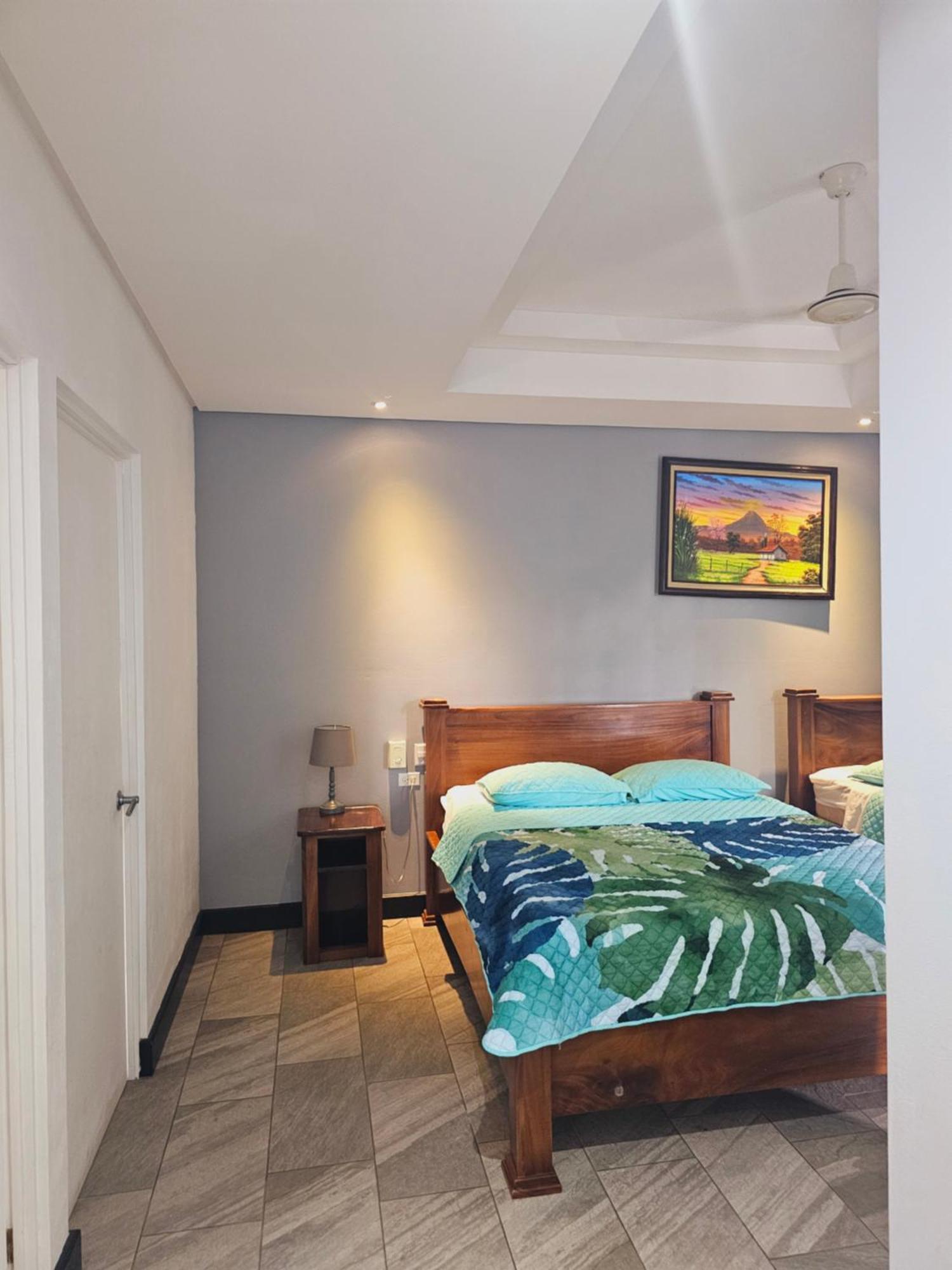Pura Vida Apartments Quepos Kamer foto
