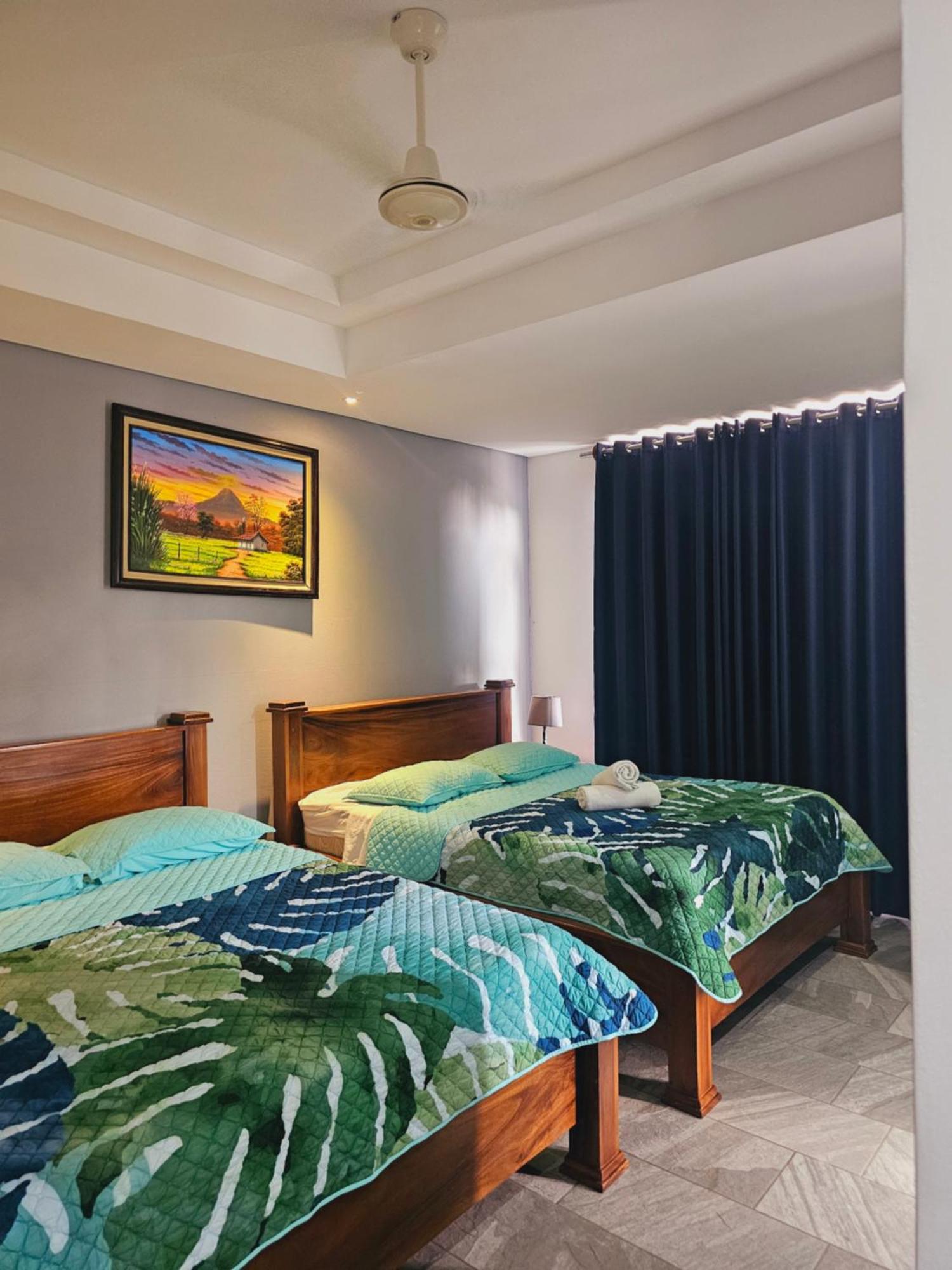 Pura Vida Apartments Quepos Kamer foto
